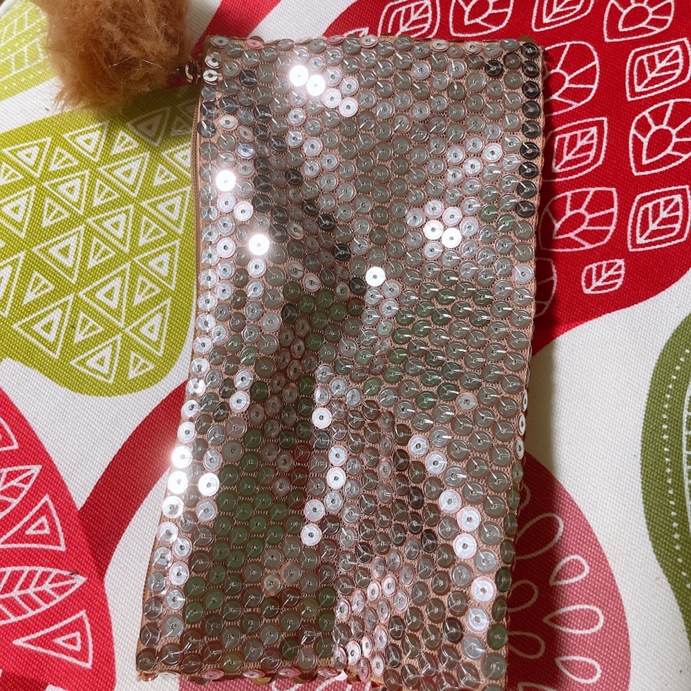 Cute Clutch